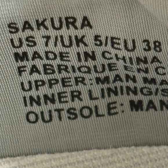 Shoedazzle Sakura Silver Crossstrap Sneakers W7 EU38 - Picture 8 of 8